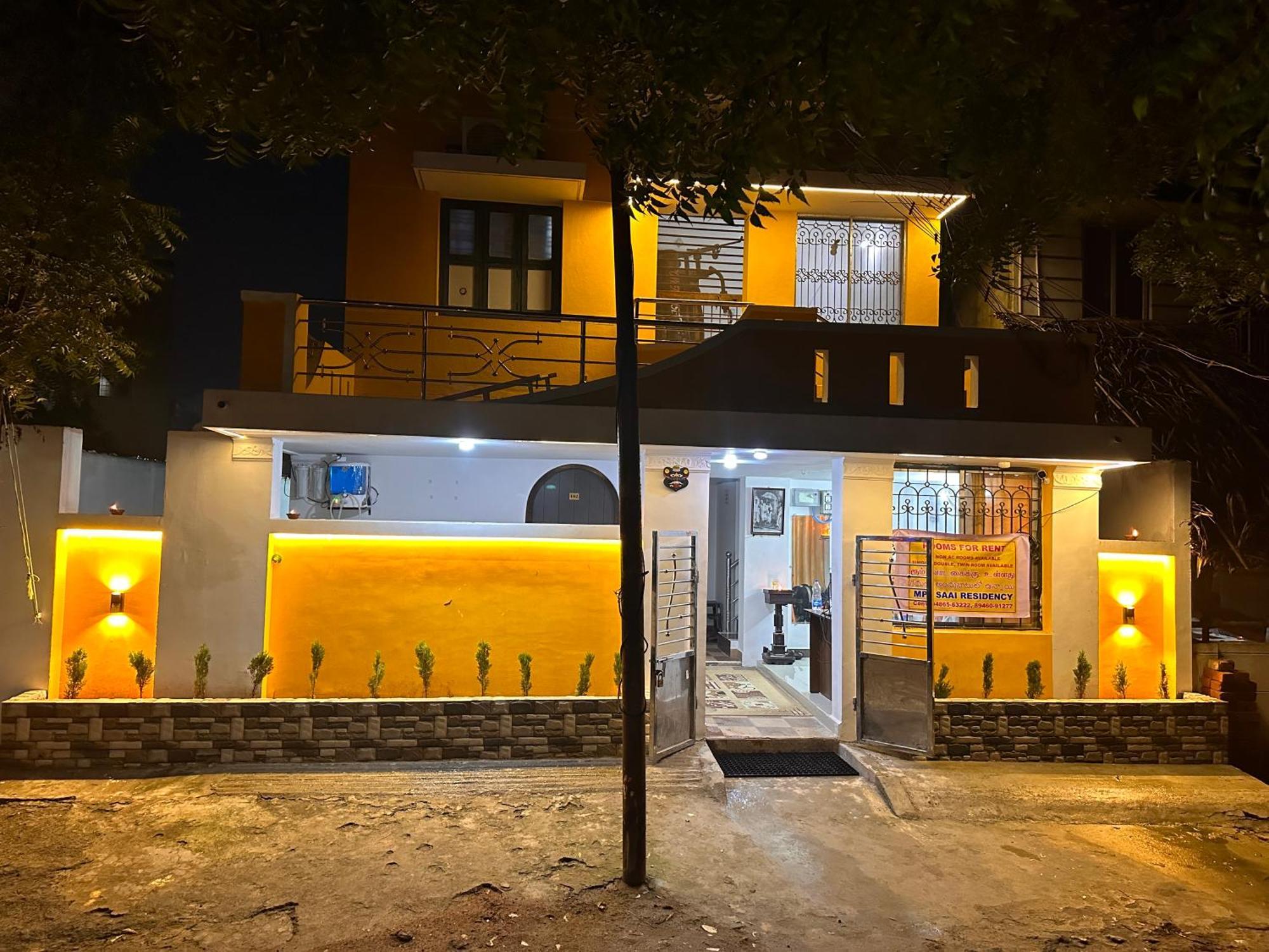 Mps Saai Residency Hotell Tiruvannāmalai Exteriör bild